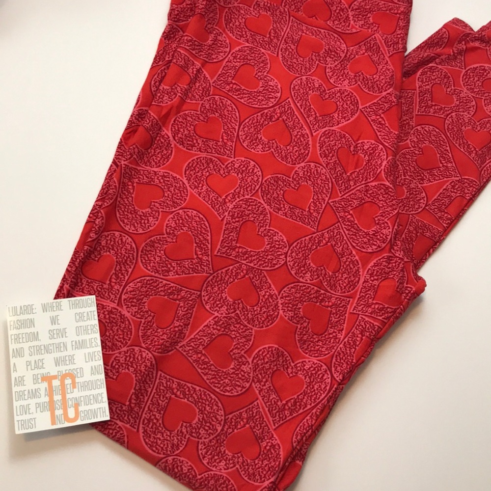 ❤️Valentine’s Day Leggings ❤️ tc LulaRoe